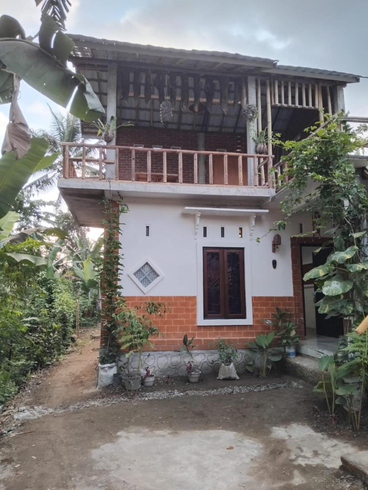 Syaqila Homestay Lombok テテバトゥ エクステリア 写真