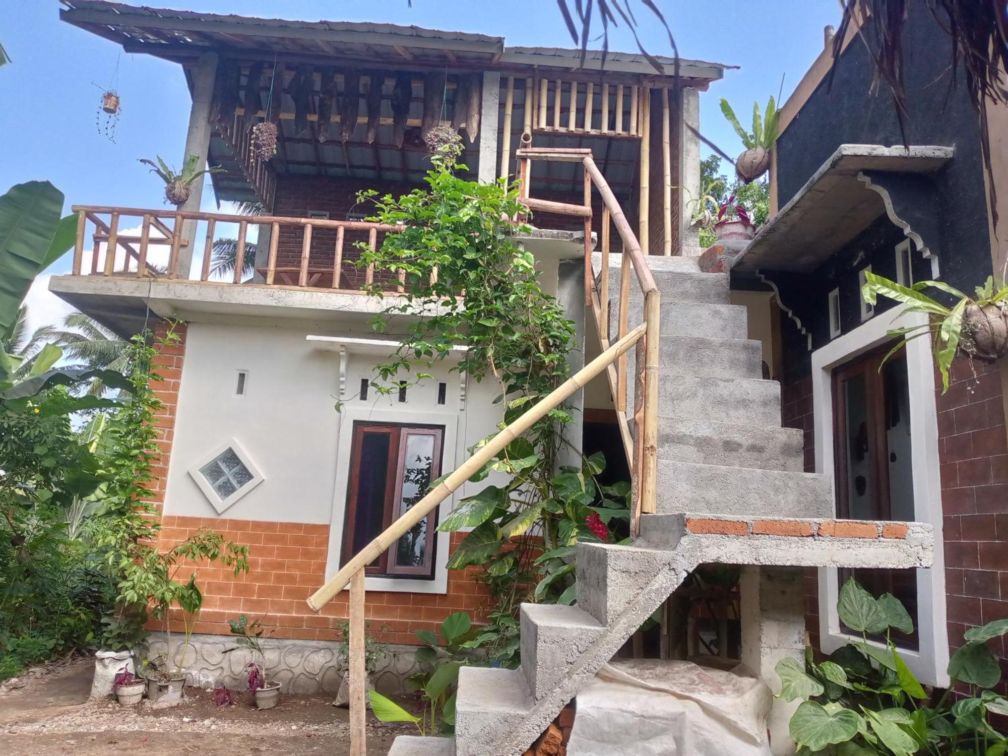Syaqila Homestay Lombok テテバトゥ エクステリア 写真